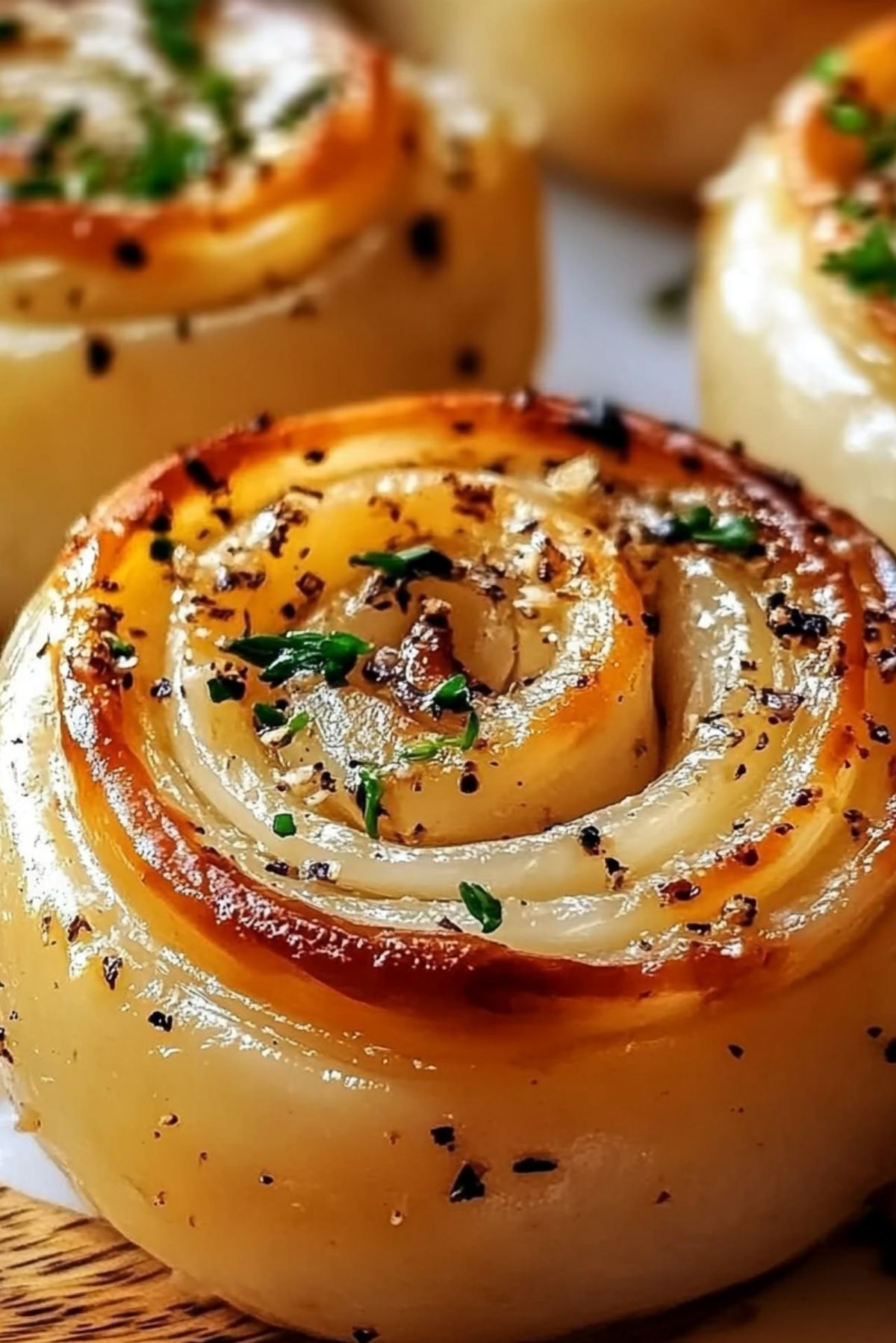 Garlic Swirl Rolls – Buttery, Fluffy, and Packed with Garlic Goodness