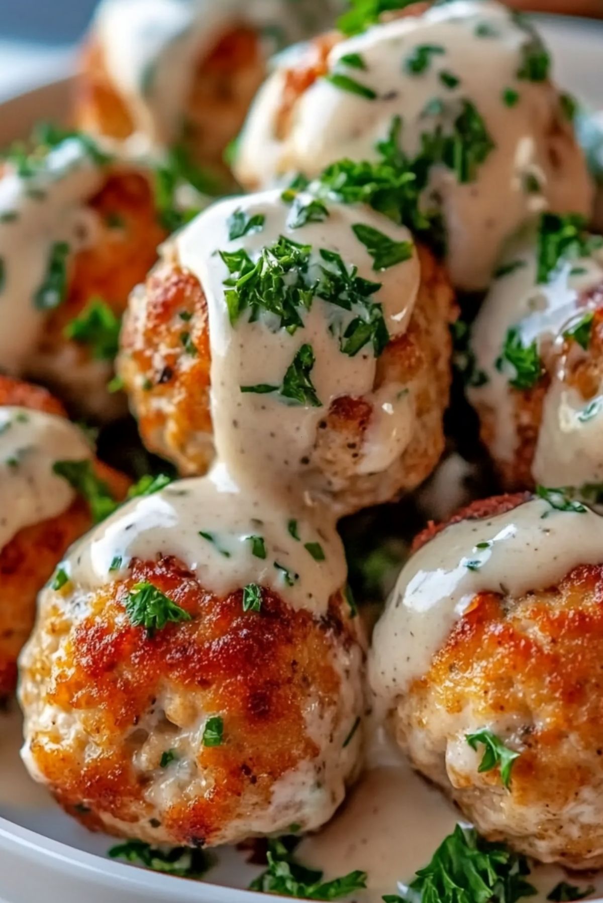 Chicken Meatballs with Creamy Ranch Sauce – A Comforting and Flavorful Dish!