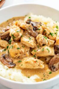 Creamy Chicken Stroganoff – A Cozy Twist on a Classic