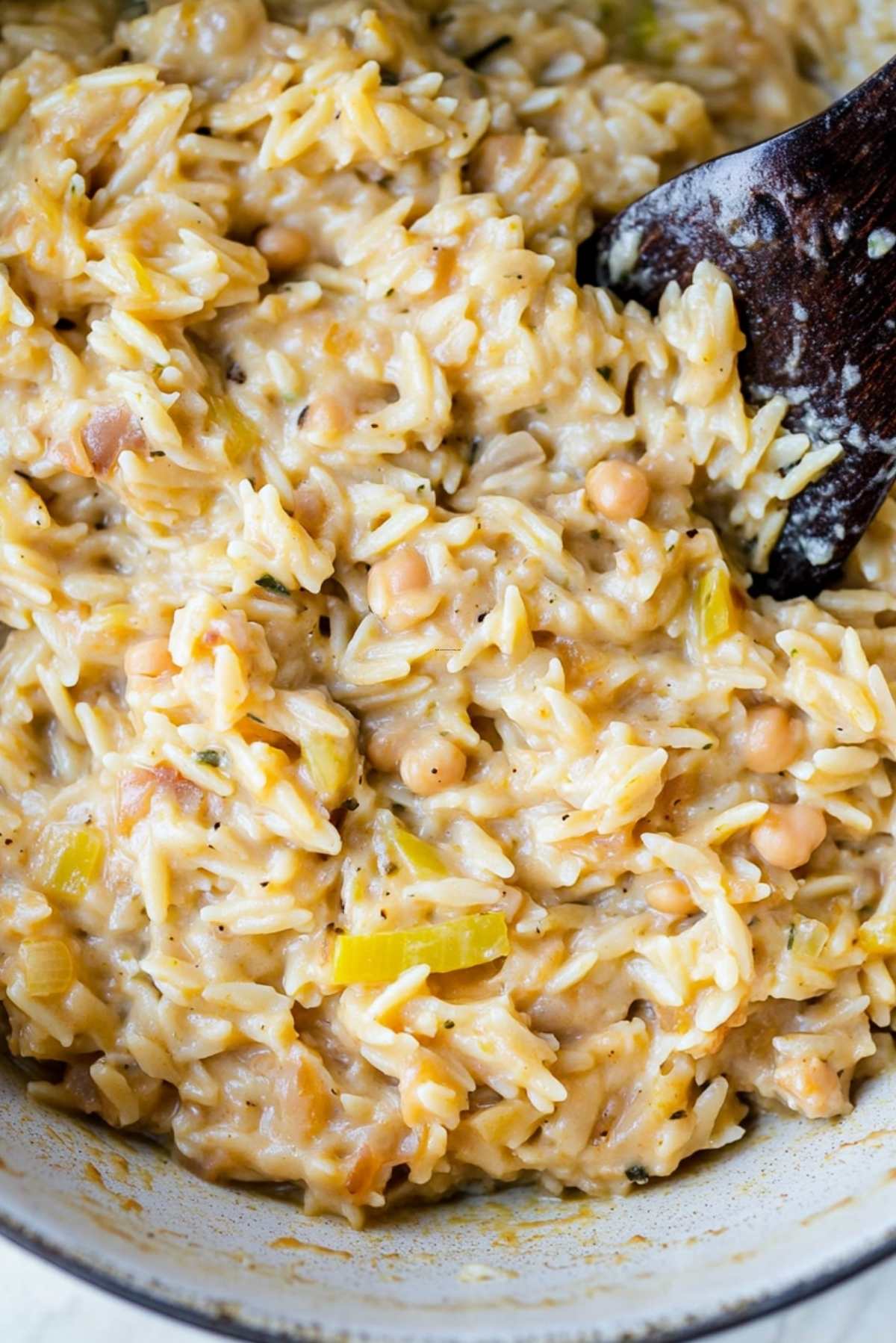 Cozy One-Pot Chickpea Orzo for a Quick & Comforting Meal