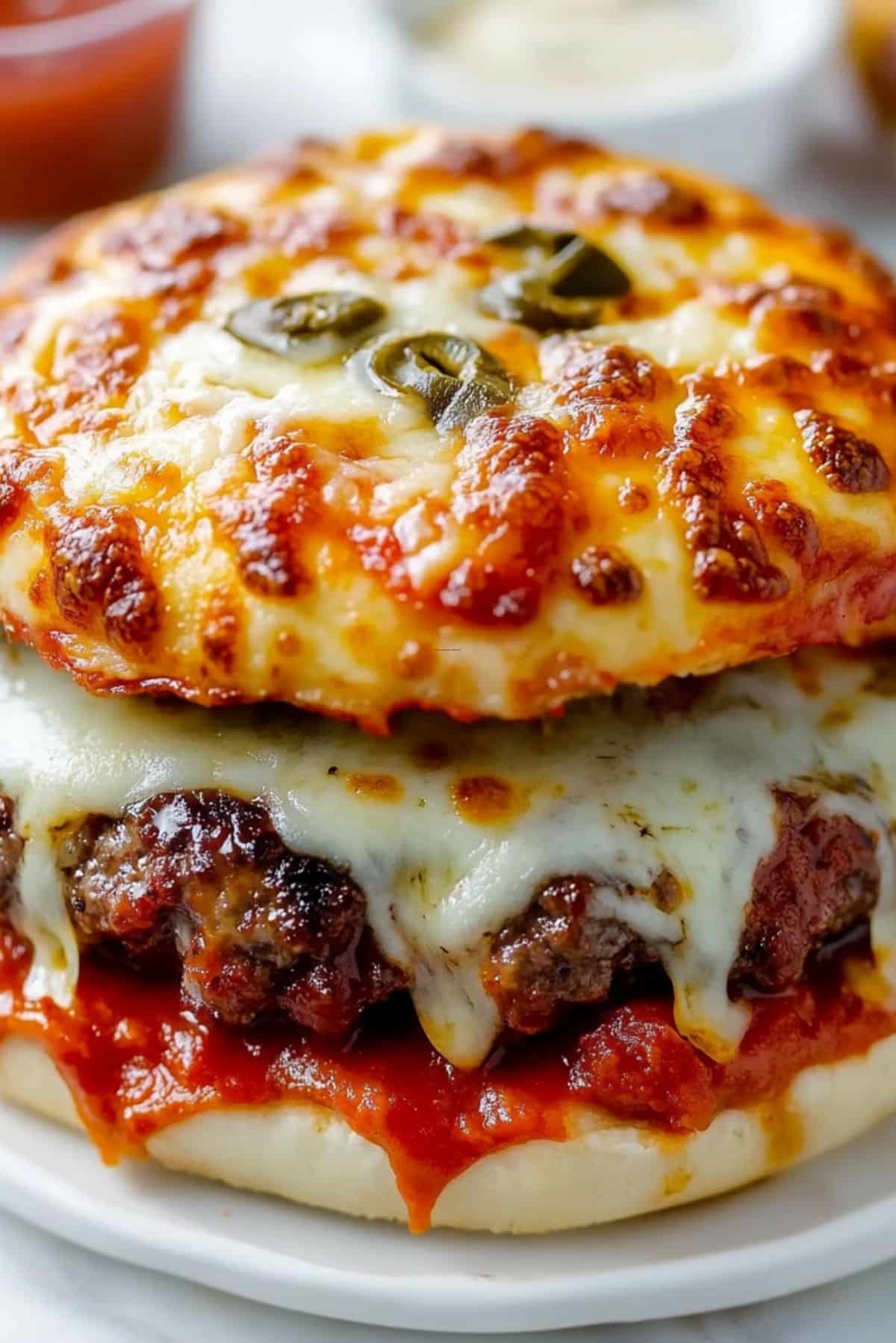 Cheesy Pizza Burgers – A Fun Twist on a Classic