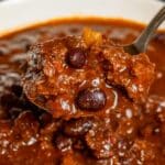 Bobby Flay’s Beef & Black Bean Chili – A Bold, Flavorful Chili with a Kick